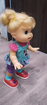Interaktívna chodiaca bábika Alive od Hasbro ako nová - 2