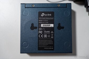 Predám TP-Link TL-SG105 1Gbit switch 5 port - 2