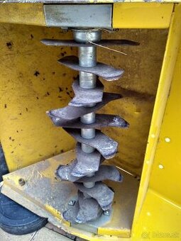 Pdvozok z vertikutatora - 2