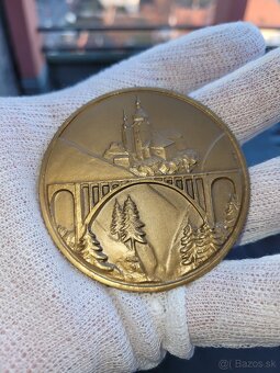 Odznak.vyznamenanie.medaila.plaketa. - 2