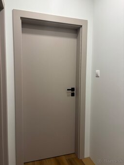 Nový set nerozbalené dvere + zárubňa 70 pravé - 2