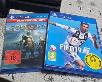 🎮 PlayStation 4 Slim 1 TB + 1 OVLÁDAČ + 2 HRY - 2