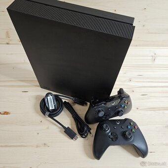 XBOX One X - 2x Ovladač - 2