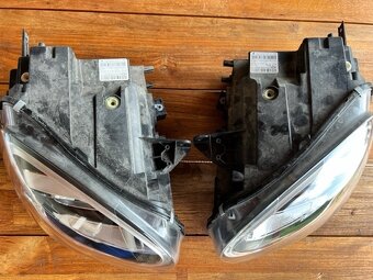 Predné led svetlomety na Mini Countryman F60 2021 - 2