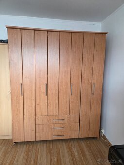 Predam skrinu na šatstvo - 2