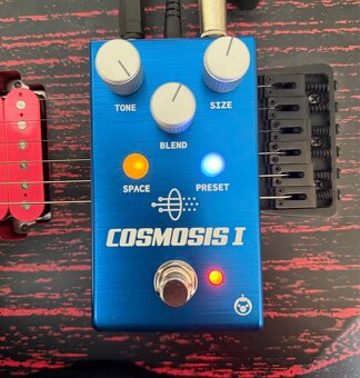 Predám nový gitarový pedál Pigtronix Cosmosis 1 - 2