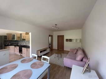 Prenájom 3 izbového bytu, Nová Dubnica - 2