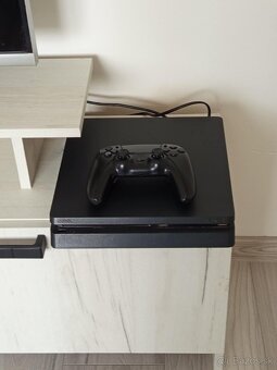 Playstation 4 - 2