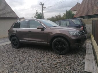 Touareg sada kolies čierna matná 275/45 R20 5x130 - 2