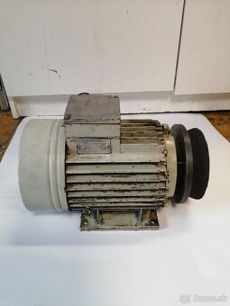 Elektromotor MEZ Mohelnice 2,2kw 2865 ot /min 400V - 2