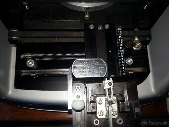 Ruční vytlačovací stroj na známky - 2