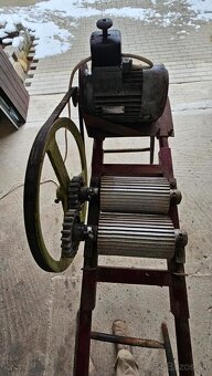 predám elektrický mlynček na hrozno - 2