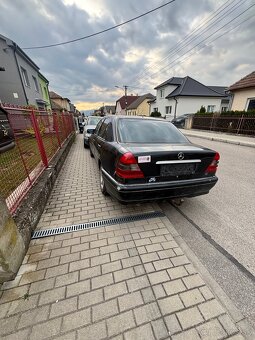 W202 Mercedes C 250 D - 2