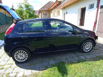 Predám Fiat Grande Punto 1.2 48kW Kup. v SR 5/2009 - 2