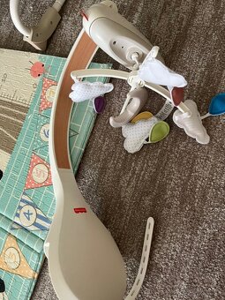 Fisherprice kolotoč nad postielku - 2