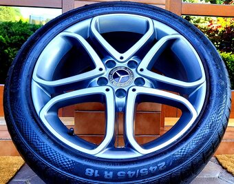 alu R18 5x112, zimné pneu Michelin 245/40, orig. Mercedes E - 2