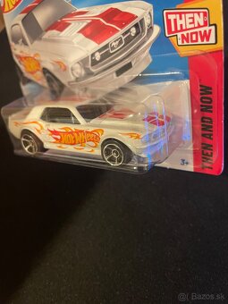 HotWheels Ford Mustang Coupe - 2