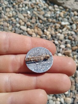 Našiel sa odznak... nemecký - 2