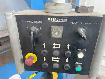 Ohýbačka plechu XOMM 3000/6 - 2