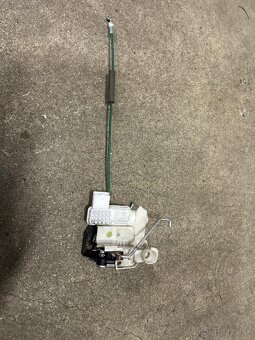 zámok ľavých dverí - 2