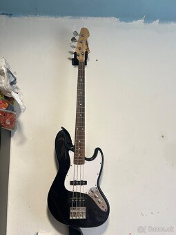 Basguitar fender - 2