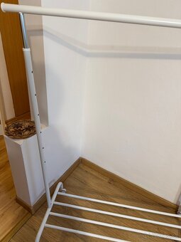 Vešiak na šaty RIGGA - 2