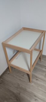 Prebaľovací pult - 2