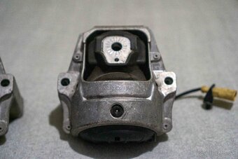 Audi A4 B8 2.0TDI Original uloženie motora - 2