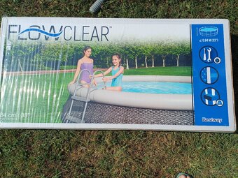 Rebrik do bazéna - 2