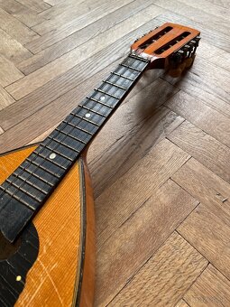 Predám staršiu mandolínu. - 2