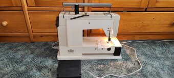 Predám šijací stroj Veritas Famula 4891 electronic+prísluš. - 2