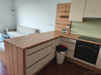 Kuchynská linka so spotrebičmi plus nabytok - 2