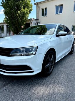 Volkswagen Jetta - 2