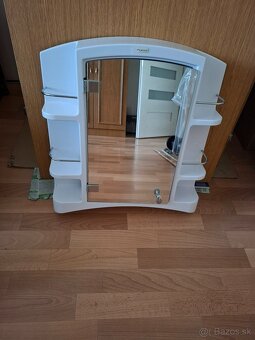 Zrkadlová skrinka - 2