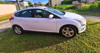 Ford Focus 5T Trend 1.6 l - 2