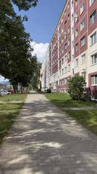 --REZERVOVANÉ-- 3i byt s balkónom a pivnicou Brezno, Mazorní - 2