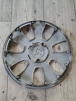 Kryt kolesa, puklica ŠKODA R14 - 1 kus - 2