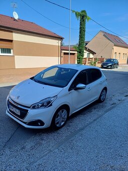 Peugeot 208 vo výbave - 2