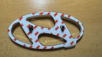 Hyundai chrómové logo – predná maska - 2