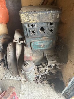 Predam motor na traktor ZETOR 25 A - 2