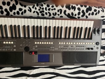 Yamaha psr s 670 - 2