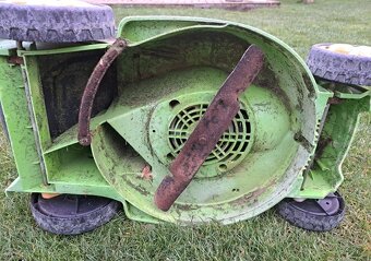 Predám kosačku Fieldmann - 2