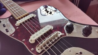 Predám Fender Squier Classic Vibe 70s Jaguar LRL Black - 2