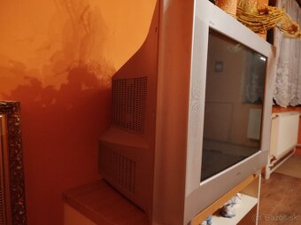 Sony Vega Trinitron 70cm - 2