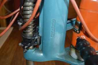 predam stojan na vrtacku spolu s vrtackou Black&Decker - 2