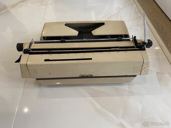 Písací stroj Model 2224 (ČSSR), retro, pekný stav - 2