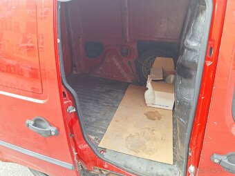 Predám Fiat Doblo Cargo 1.9 JTD (2004) - 2