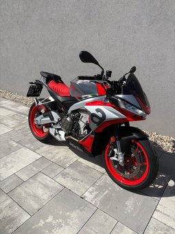 Aprilia Tuono 660 - 2