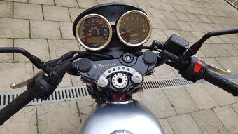 Moto Guzzi V7III racer - 2