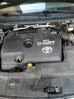 Toyota avensis - 2